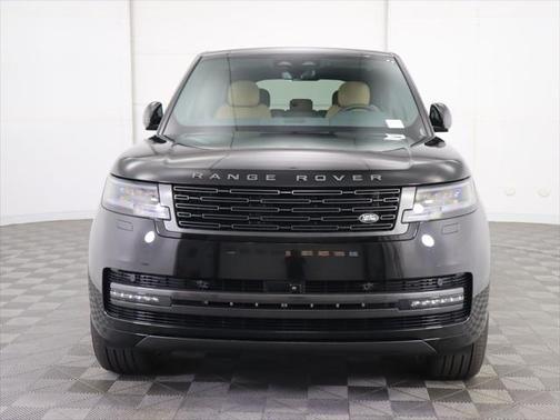 2025 Land Rover Range Rover P400 SE