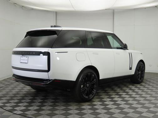 2025 Land Rover Range Rover P400 SE