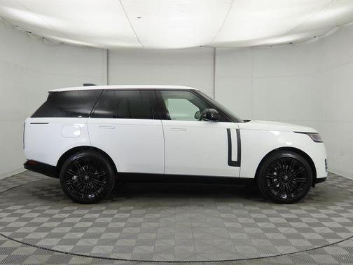 2025 Land Rover Range Rover P400 SE
