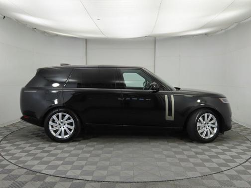 2025 Land Rover Range Rover P400 SE 7 Seat