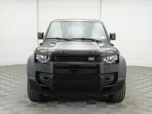 2025 Land Rover Defender V8
