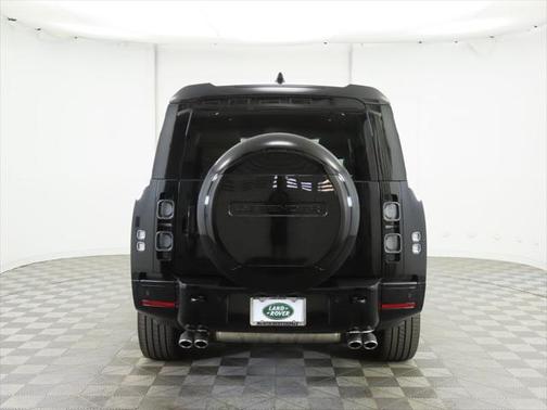 2025 Land Rover Defender V8