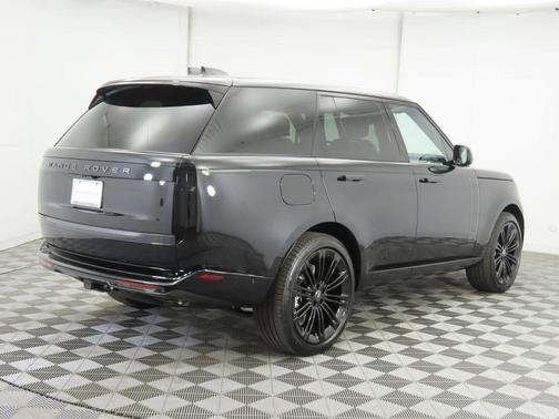 2025 Land Rover Range Rover P530 SE
