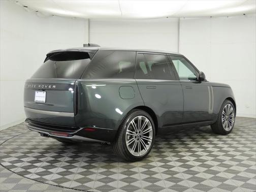 2025 Land Rover Range Rover P400 SE