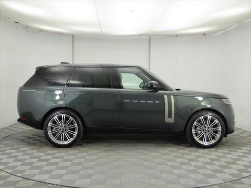 2025 Land Rover Range Rover P400 SE