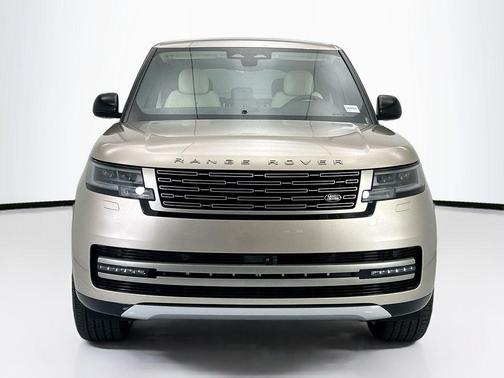 Batumi Gold Premium Metallic 2026 Land Rover Range Rover P400 SE