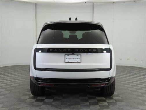 2025 Land Rover Range Rover P400 SE 7 Seat