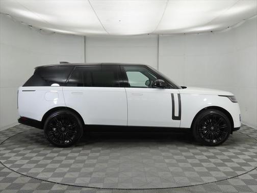 2025 Land Rover Range Rover P400 SE 7 Seat