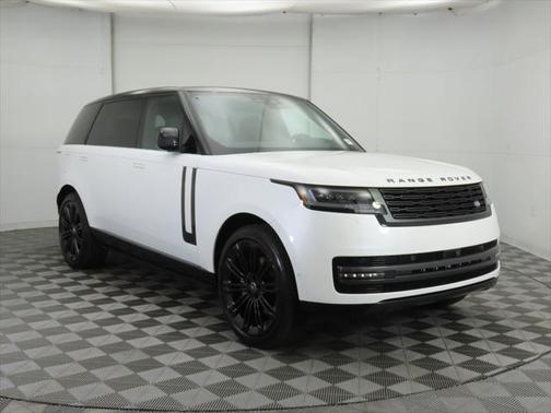2025 Land Rover Range Rover P400 SE 7 Seat