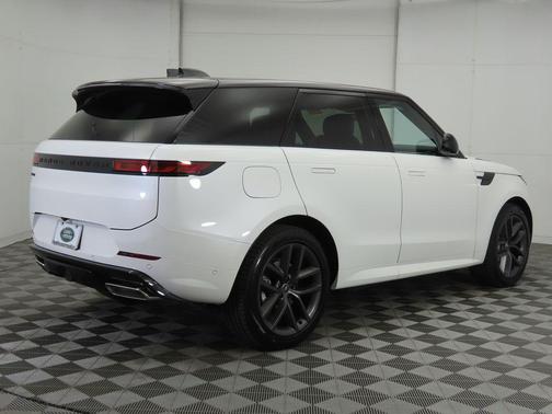 2025 Land Rover Range Rover Sport SE