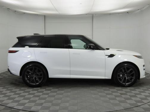 2025 Land Rover Range Rover Sport SE