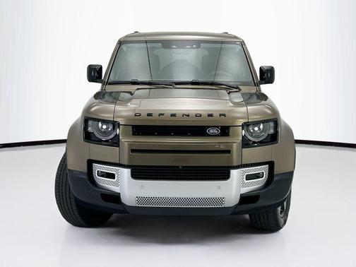 2025 Land Rover Defender 110 P300