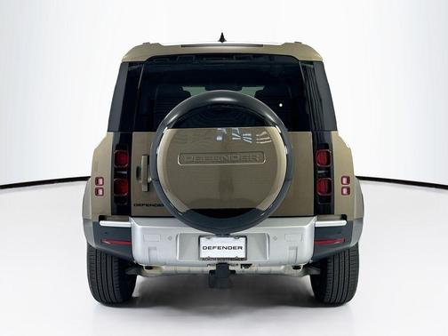 2025 Land Rover Defender 110 P300