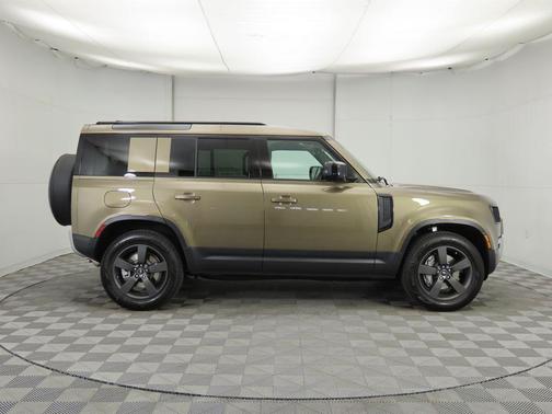 2025 Land Rover Defender 110 P300