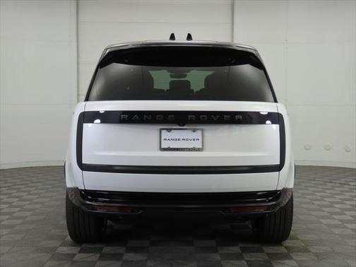 2025 Land Rover Range Rover P400 SE 7 Seat