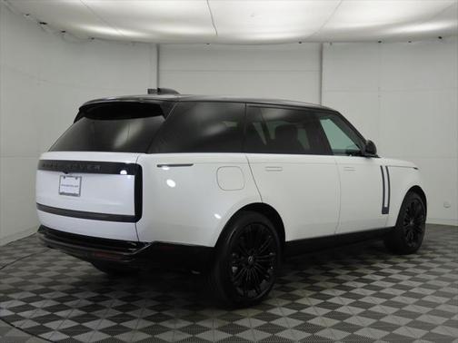 2025 Land Rover Range Rover P400 SE 7 Seat