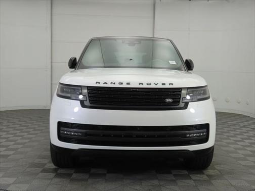 2025 Land Rover Range Rover P400 SE 7 Seat