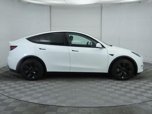 2025 Tesla Model Y Long Range Dual Motor All-Wheel Drive
