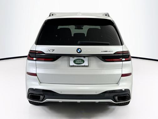 Mineral White Metallic 2025 BMW X7 xDrive40i