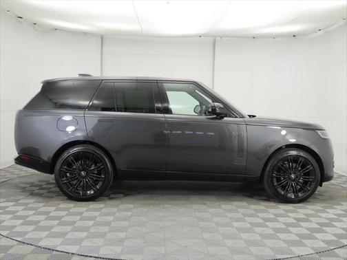 2025 Land Rover Range Rover P400 SE