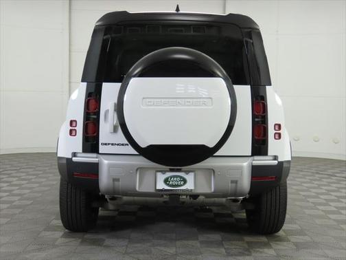 2025 Land Rover Defender 110 P400 S