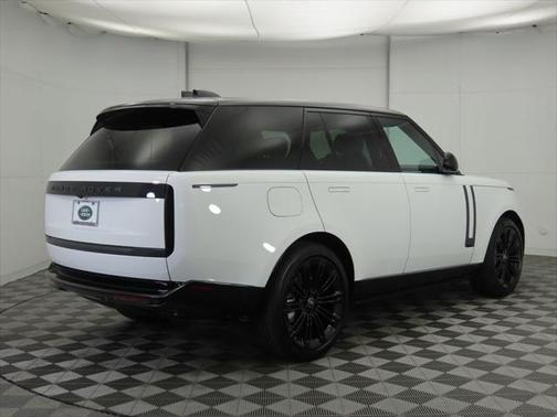 2025 Land Rover Range Rover P530 SE