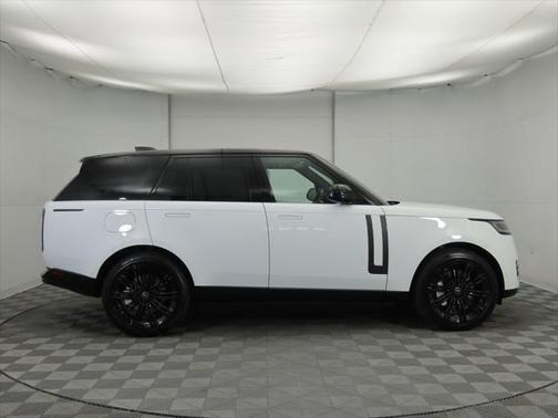 2025 Land Rover Range Rover P530 SE