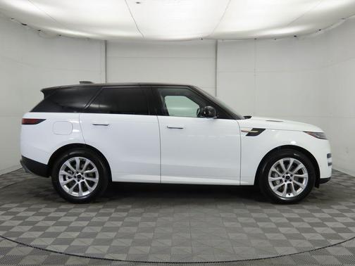 2026 Land Rover Range Rover Sport SE