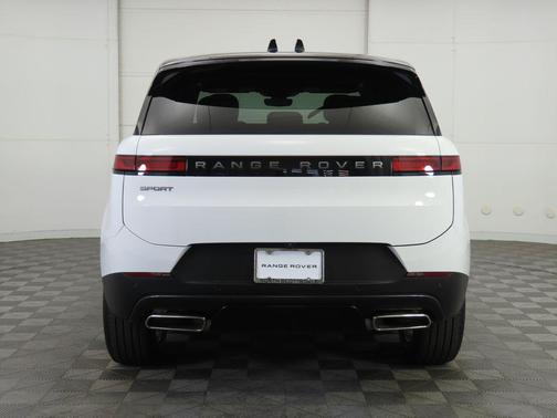 2026 Land Rover Range Rover Sport SE
