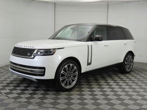 2025 Land Rover Range Rover P400 SE 7 Seat