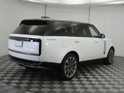 2025 Land Rover Range Rover P400 SE 7 Seat