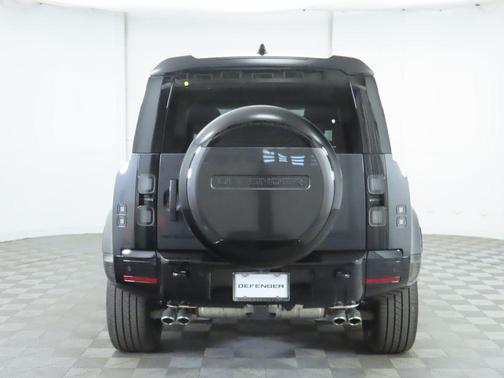 2026 Land Rover Defender 110 V8