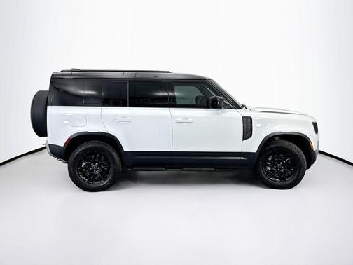 2025 Land Rover Defender 110 P300