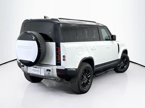 2025 Land Rover Defender 110 P300