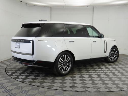 2024 Land Rover Range Rover P530 SE