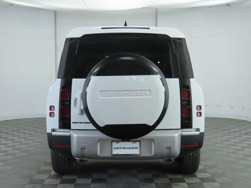 2025 Land Rover Defender 130 P400 S