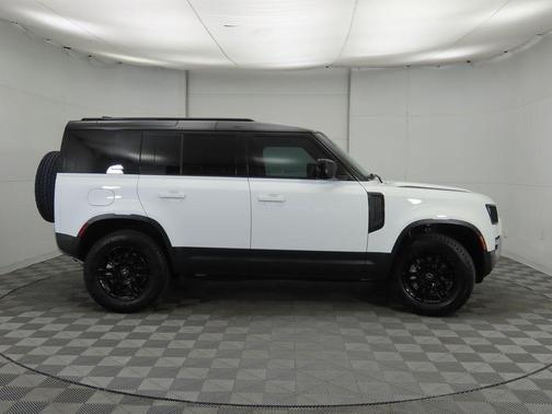 2025 Land Rover Defender 110 P300