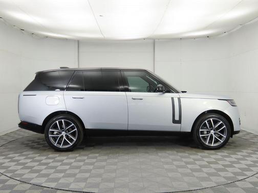 2025 Land Rover Range Rover P400 SE 7 Seat