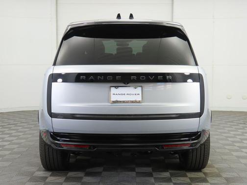 2025 Land Rover Range Rover P400 SE 7 Seat