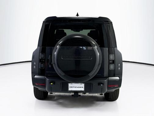 Carpathian Grey Prem Met 2026 Land Rover Defender P400 X-Dynamic SE