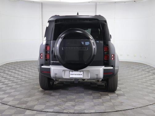 2025 Land Rover Defender 110 P400 S