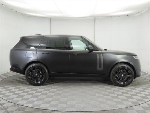 2025 Land Rover Range Rover P530 SE
