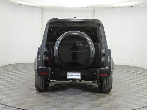 2026 Land Rover Defender P400 X-Dynamic SE