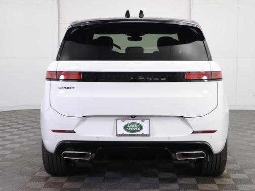2025 Land Rover Range Rover Sport SE