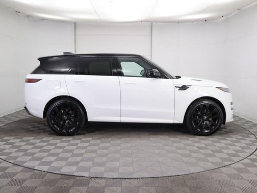 2025 Land Rover Range Rover Sport SE