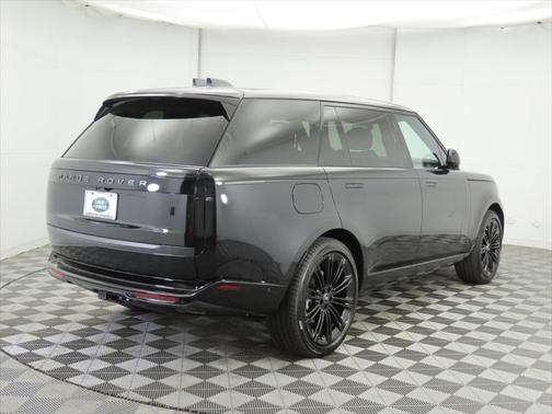 2025 Land Rover Range Rover P400 SE 7 Seat