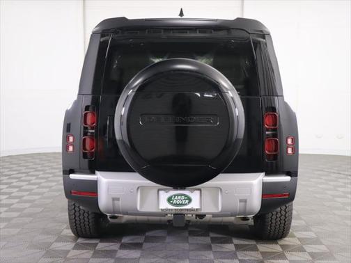 2025 Land Rover Defender 130 P400 S