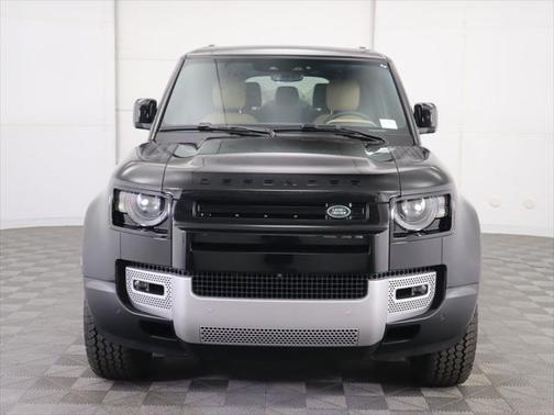 2025 Land Rover Defender 130 P400 S