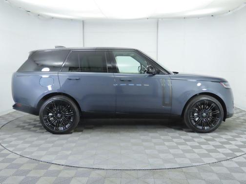 2025 Land Rover Range Rover P530 SE