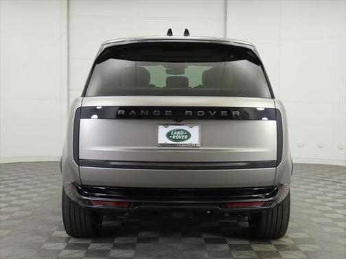2025 Land Rover Range Rover P530 SE